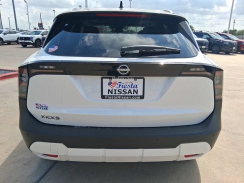 New 2026 Nissan Kicks SV w/ SV Premium Package FWD image 6