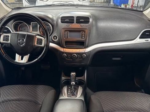 Used 2020 Dodge Journey SE w/ SE Popular Equipment Group FWD image 28