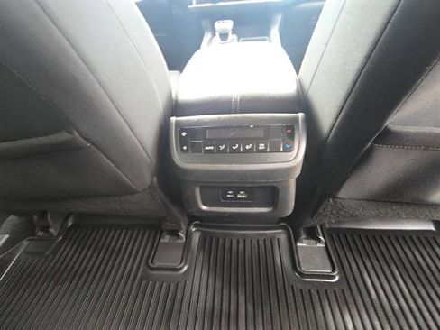Used 2022 Nissan Pathfinder SV FWD image 19