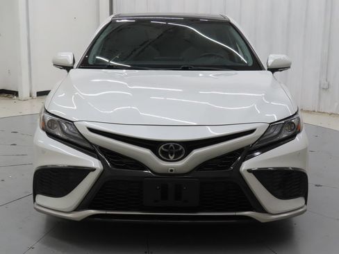 Used 2024 Toyota Camry XSE FWD image 8