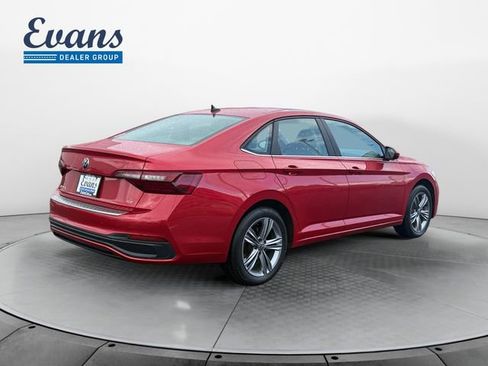 Used 2023 Volkswagen Jetta SE w/ Panoramic Sunroof Package FWD image 7