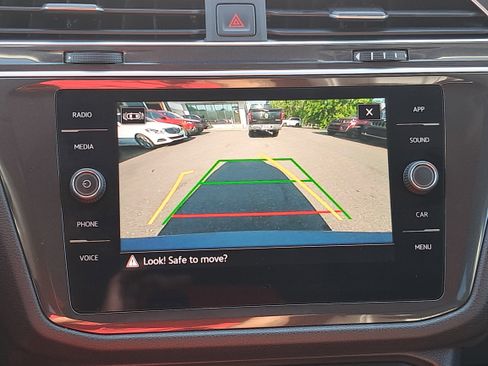 Used 2024 Volkswagen Tiguan SE FWD image 24