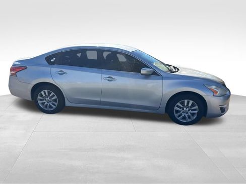 Used 2014 Nissan Altima 2.5 S FWD image 4