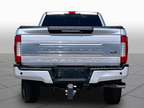 Used 2017 Ford F250 Platinum w/ Platinum Ultimate Package AWD/4WD image 5