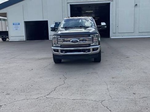 Used 2019 Ford F350 Lariat w/ Chrome Package AWD/4WD image 3