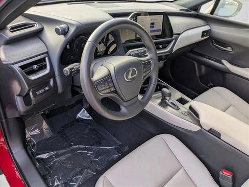 Used 2025 Lexus UX 300h FWD image 10