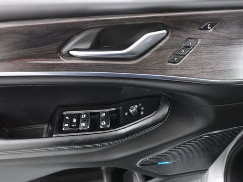 Used 2021 Jeep Grand Cherokee L Overland w/ Luxury Tech Group IV image 9