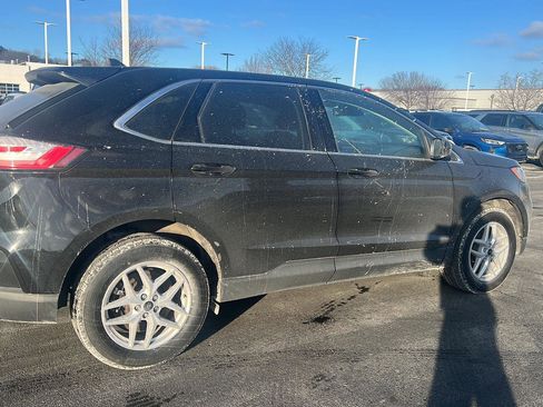 Used 2024 Ford Edge SEL w/ Convenience Package image 4