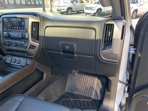 Used 2018 GMC Sierra 1500 Denali w/ Denali Ultimate Package AWD/4WD image 32