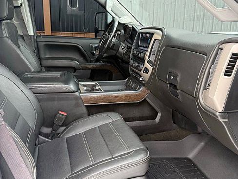 Used 2017 GMC Sierra 3500 Denali image 8