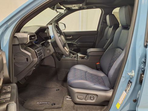 New 2025 Toyota 4Runner 4WD image 25