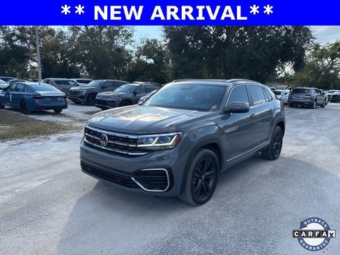 Used 2022 Volkswagen Atlas Cross Sport SEL R-Line image 2