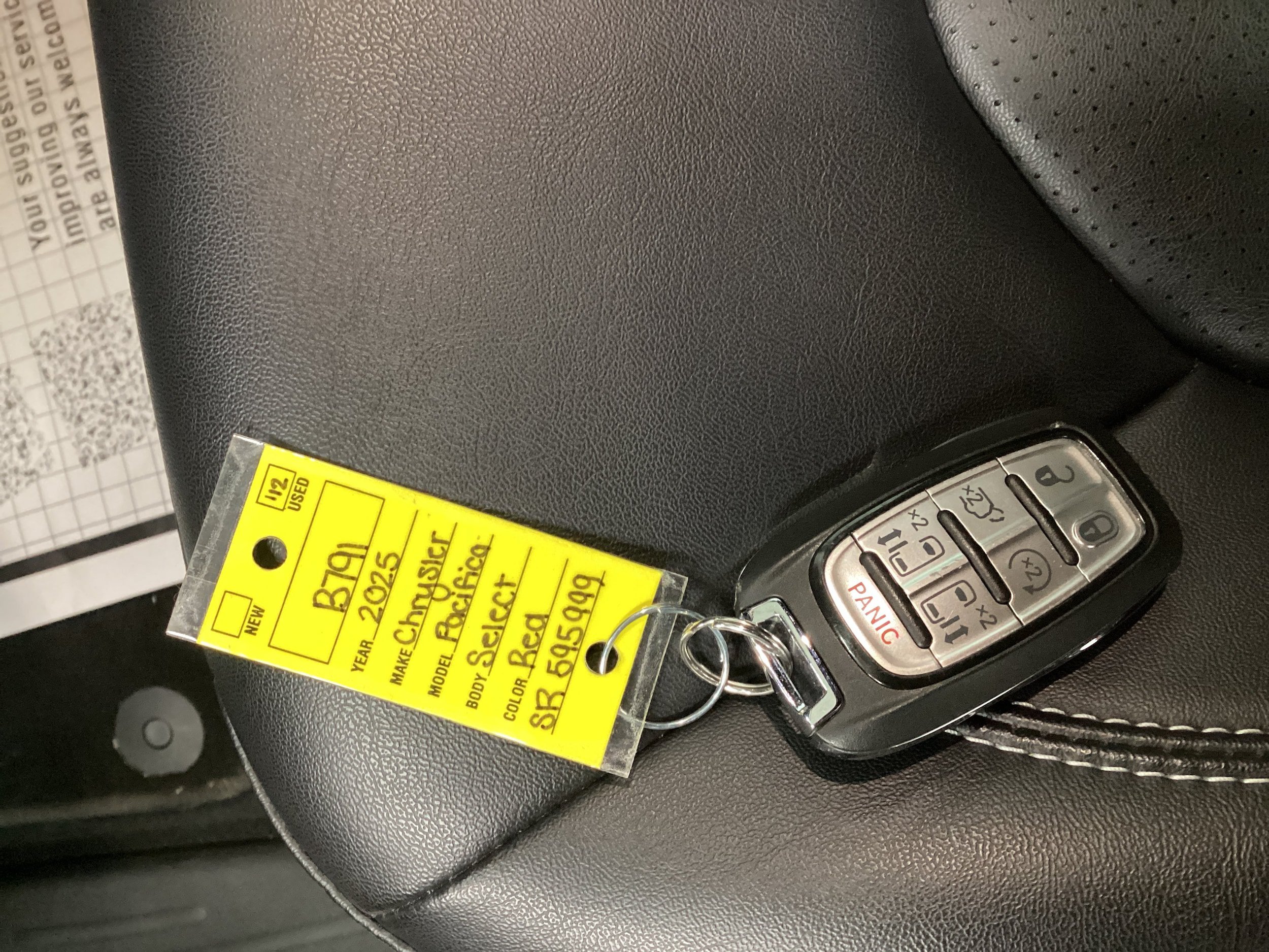 Used 2025 Chrysler Pacifica Select AWD/4WD image 37