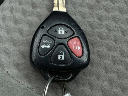 Used 2010 Toyota Camry LE FWD image 28