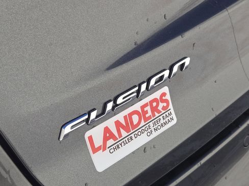 Used 2020 Ford Fusion SE image 13