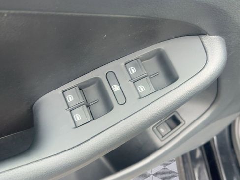 Used 2016 Volkswagen Jetta Sport image 19