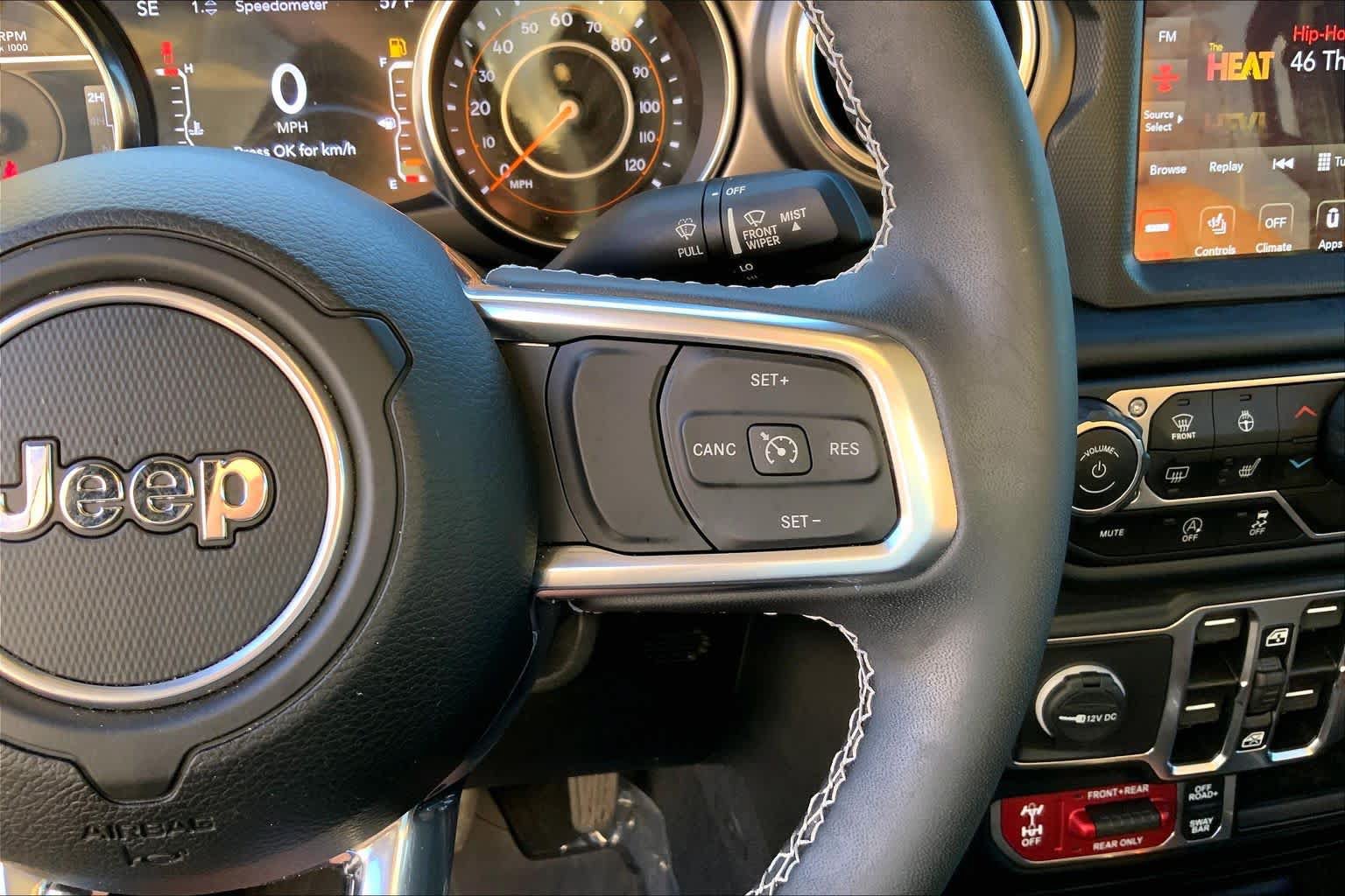 Used 2023 Jeep Gladiator Rubicon w/ LED Lighting Group AWD/4WD image 22