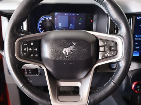 Used 2023 Ford Bronco Badlands AWD/4WD image 3
