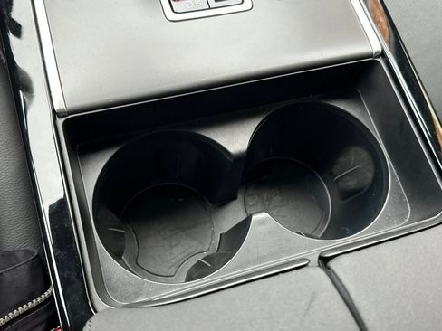 Used 2024 Land Rover Range Rover Evoque Dynamic SE image 38