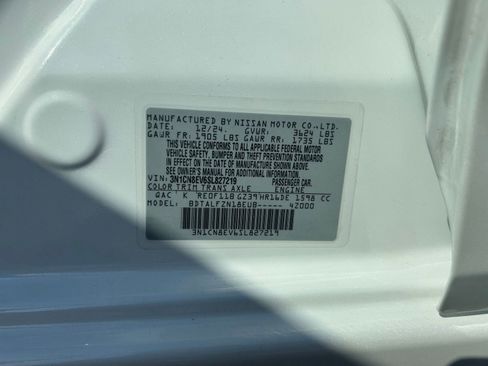 Used 2025 Nissan Versa SV w/ Trunk Package image 23