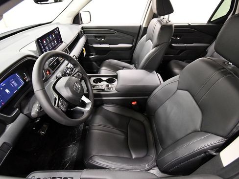 New 2026 Honda Pilot Touring image 11