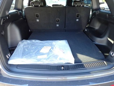 New 2025 Jeep Grand Cherokee Altitude image 4