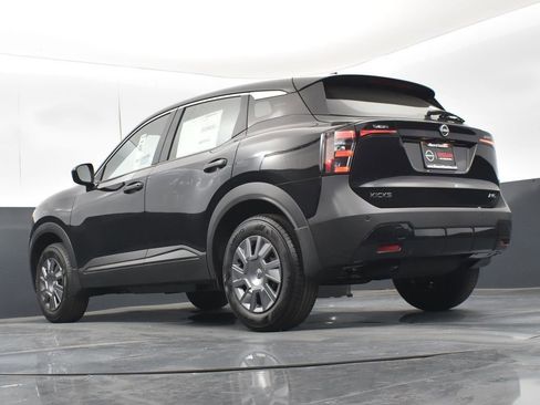 Used 2025 Nissan Kicks S image 38