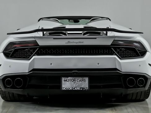 Used 2018 Lamborghini Huracan LP 580-2 image 11