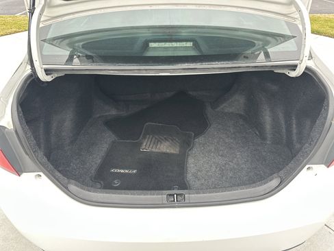 Used 2014 Toyota Corolla S image 32