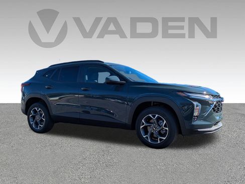 New 2026 Chevrolet Trax LT image 3