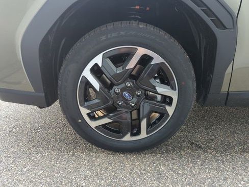 Used 2025 Subaru Forester Limited image 34