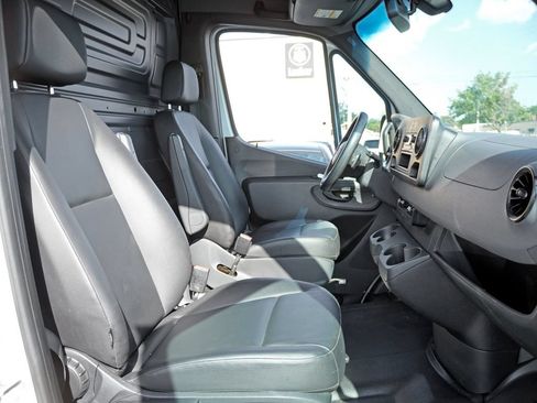 Used 2020 Mercedes-Benz Sprinter 2500 image 20