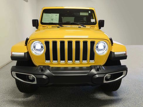 Used 2021 Jeep Wrangler Unlimited Sahara image 2