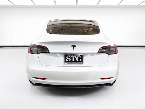 Used 2021 Tesla Model 3 Standard Range Plus image 5