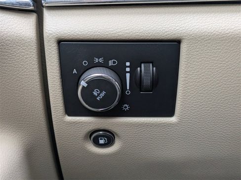 Used 2021 Jeep Grand Cherokee Limited w/ Luxury Group II image 35