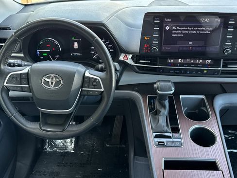 Certified 2023 Toyota Sienna XLE image 20