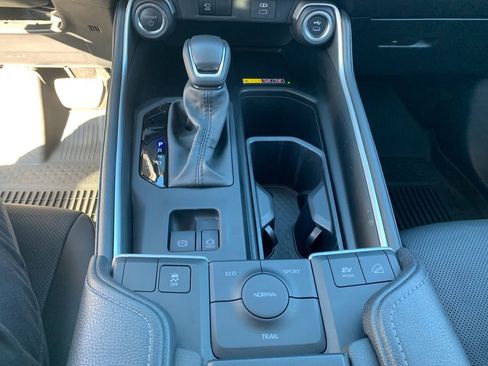 Used 2025 Toyota Grand Highlander AWD Hybrid image 27