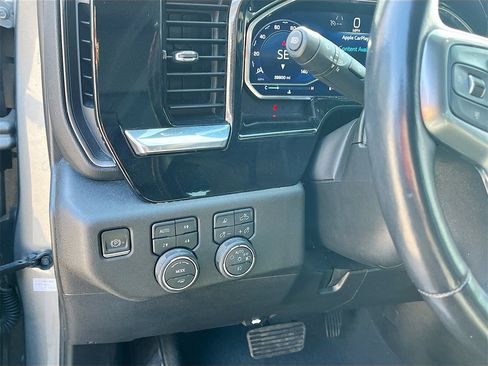 Used 2023 Chevrolet Silverado 1500 RST image 10