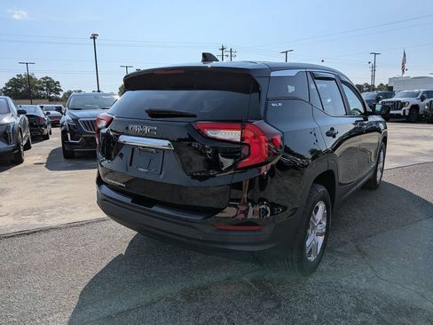 Used 2022 GMC Terrain SLE FWD image 4
