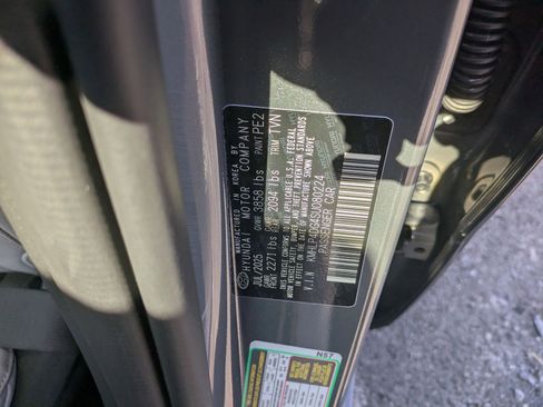 Certified 2025 Hyundai Elantra Limited image 28