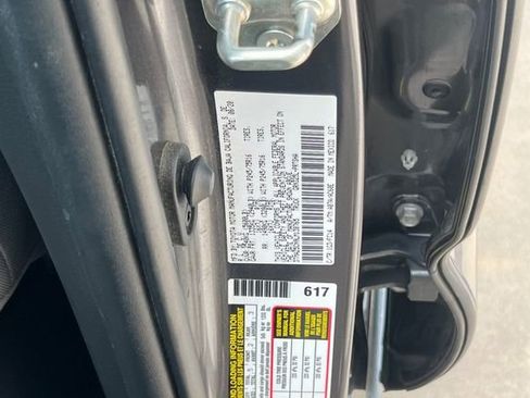 Used 2020 Toyota Tacoma SR5 RWD image 38