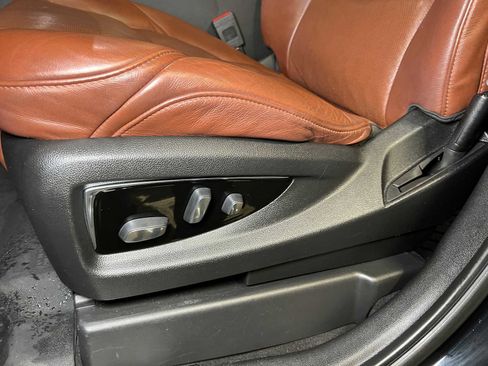 Used 2019 Cadillac Escalade Premium Luxury image 24