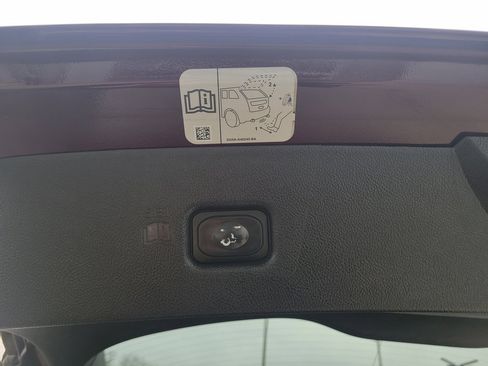 Used 2017 Lincoln MKX Reserve w/ Lincoln MKX Climate Package image 28