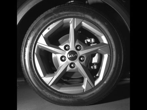 Certified 2025 Kia K4 FWD image 12