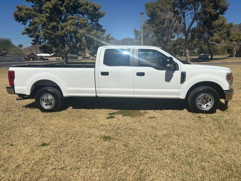Used 2022 Ford F250 XL w/ Power Equipment Group image 5