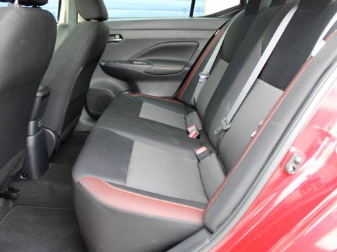 Used 2021 Nissan Versa SR FWD image 38