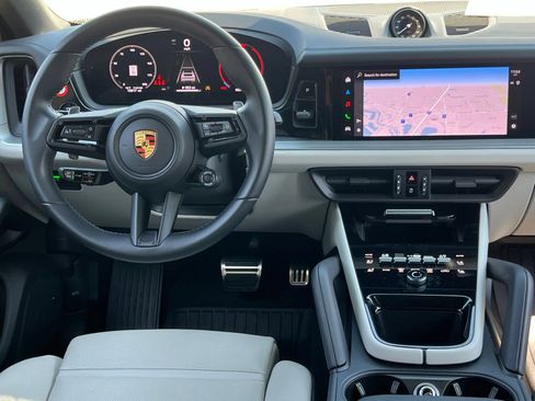 Certified 2024 Porsche Cayenne S AWD/4WD image 14