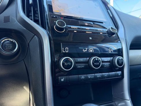 Used 2019 Subaru Ascent Limited AWD/4WD image 29