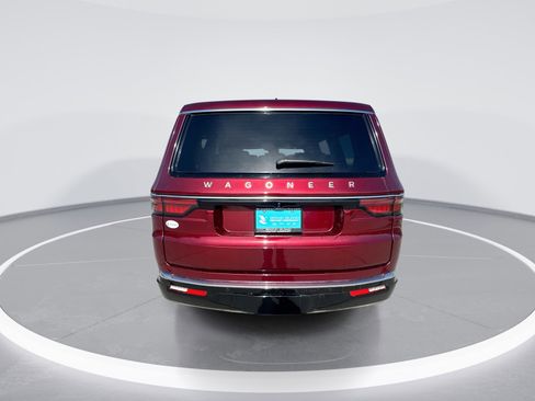 Used 2024 Jeep Wagoneer 4WD w/ Premium Group I image 7