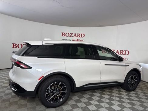 New 2026 Lincoln Nautilus Premier image 8